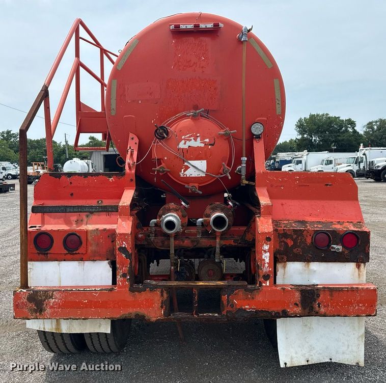 image for item EG6033 2007 Dragon Products vacuum trailer