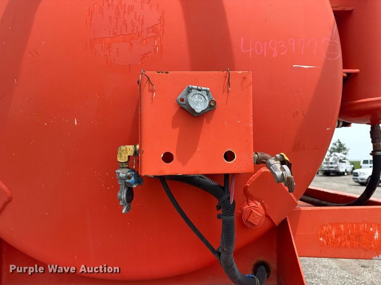 image for item EG6033 2007 Dragon Products vacuum trailer