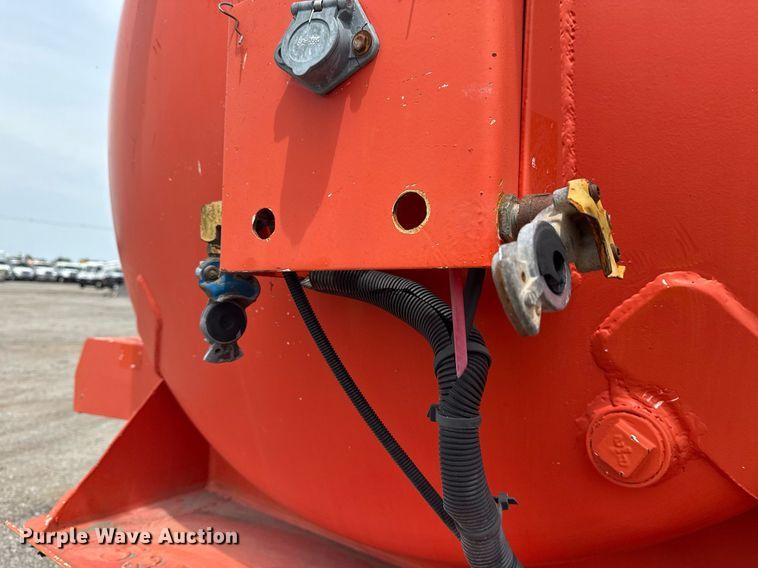 image for item EG6033 2007 Dragon Products vacuum trailer