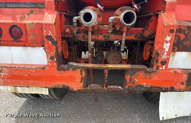 image for item EG6033 2007 Dragon Products vacuum trailer