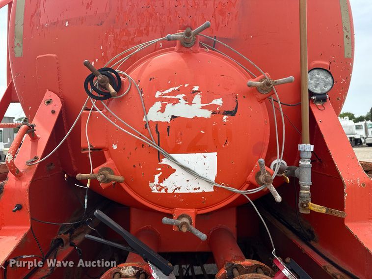 image for item EG6033 2007 Dragon Products vacuum trailer