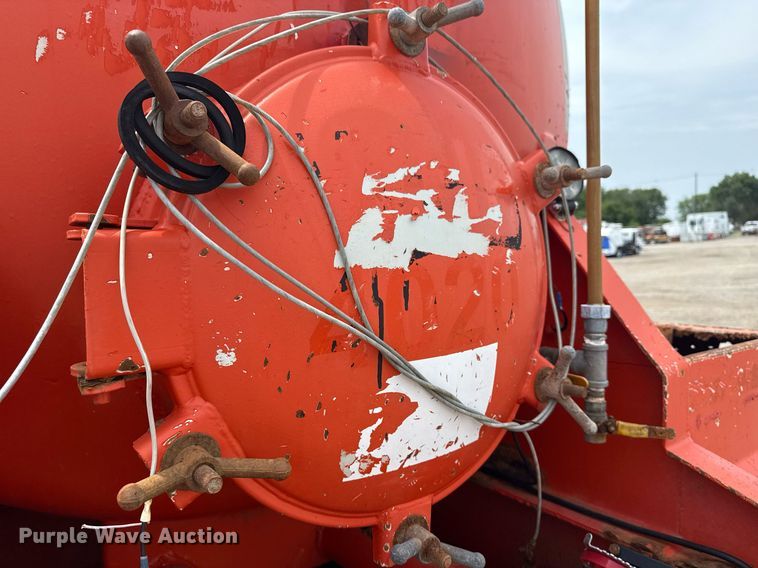 image for item EG6033 2007 Dragon Products vacuum trailer