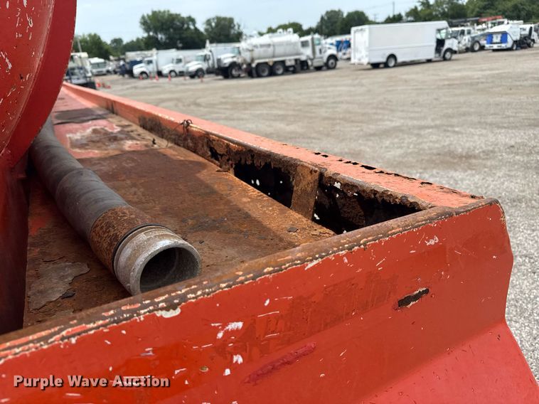 image for item EG6033 2007 Dragon Products vacuum trailer