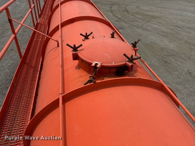 image for item EG6033 2007 Dragon Products vacuum trailer