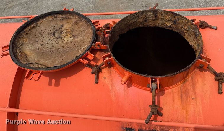 image for item EG6033 2007 Dragon Products vacuum trailer