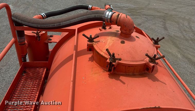 image for item EG6033 2007 Dragon Products vacuum trailer