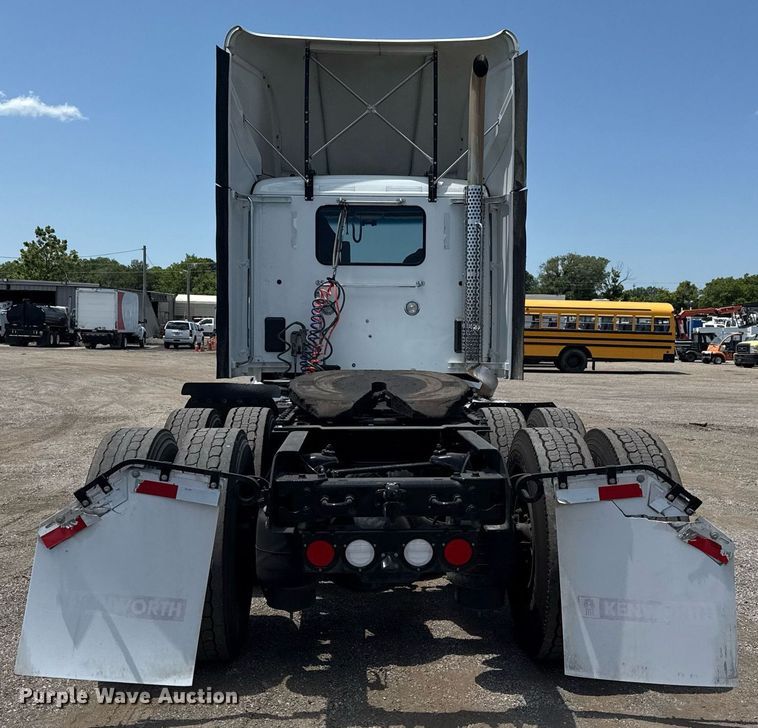 image for item EG6058 2018 Kenworth T680 semi truck