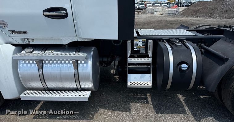 image for item EG6058 2018 Kenworth T680 semi truck
