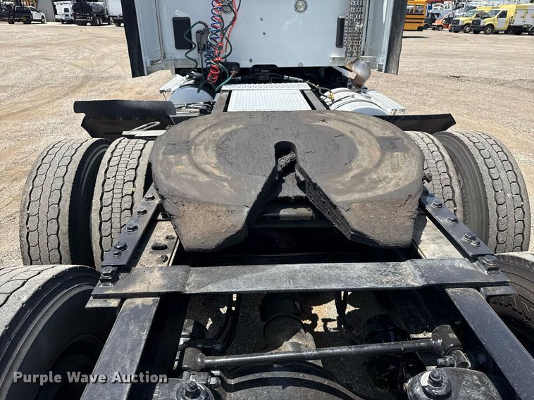 image for item EG6058 2018 Kenworth T680 semi truck