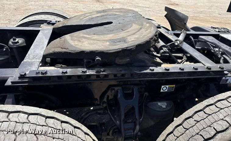 image for item EG6058 2018 Kenworth T680 semi truck