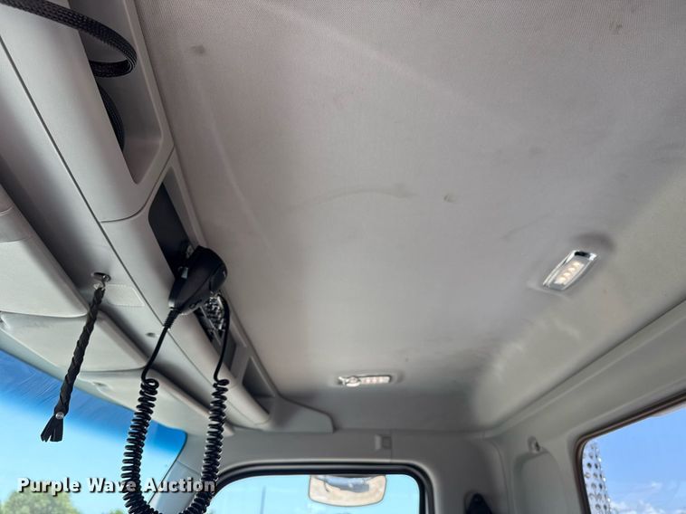 image for item EG6058 2018 Kenworth T680 semi truck