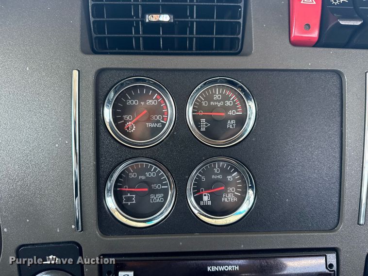 image for item EG6058 2018 Kenworth T680 semi truck