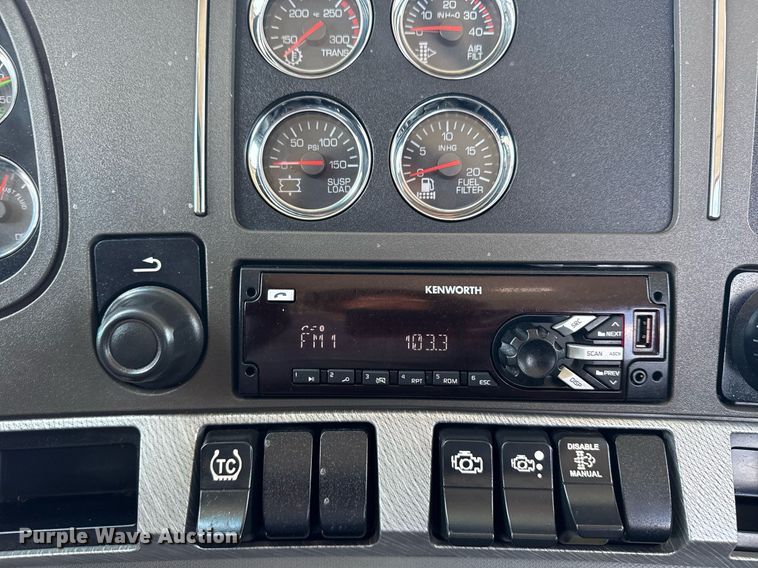 image for item EG6058 2018 Kenworth T680 semi truck