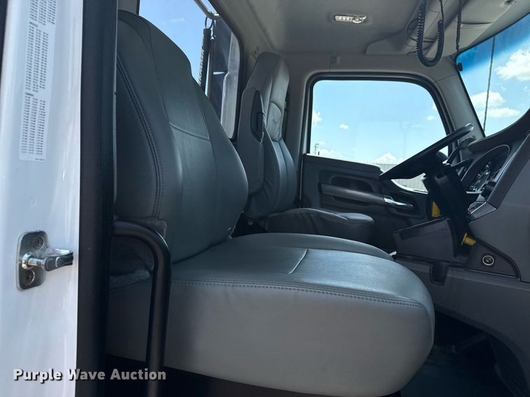 image for item EG6058 2018 Kenworth T680 semi truck