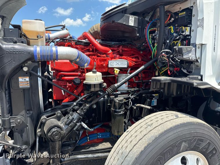 image for item EG6058 2018 Kenworth T680 semi truck