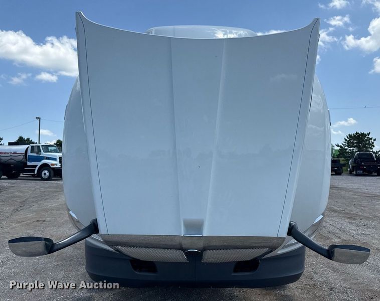 image for item EG6058 2018 Kenworth T680 semi truck