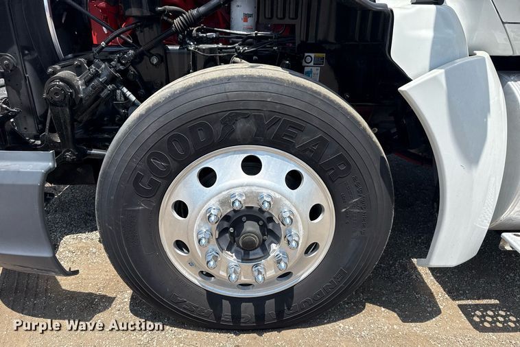 image for item EG6058 2018 Kenworth T680 semi truck