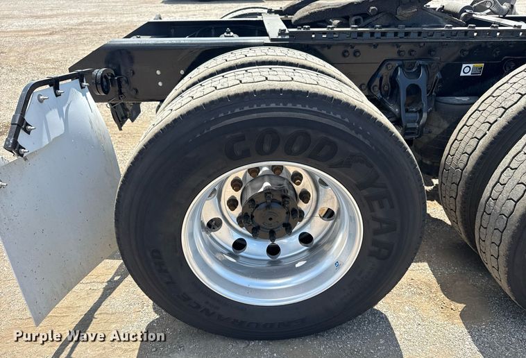 image for item EG6058 2018 Kenworth T680 semi truck