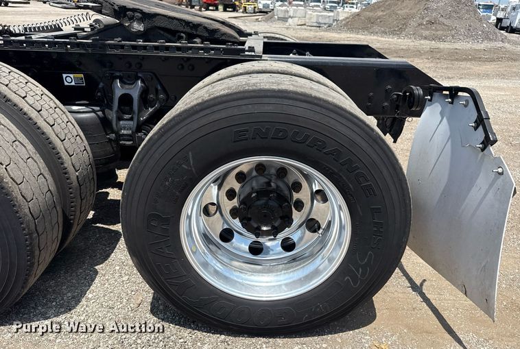 image for item EG6058 2018 Kenworth T680 semi truck