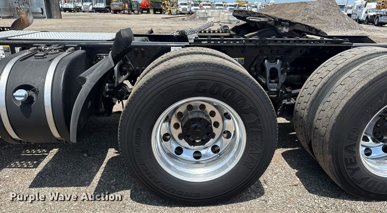 image for item EG6058 2018 Kenworth T680 semi truck