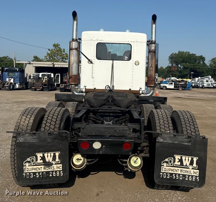 image for item EG6090 2003 Kenworth T800 semi truck