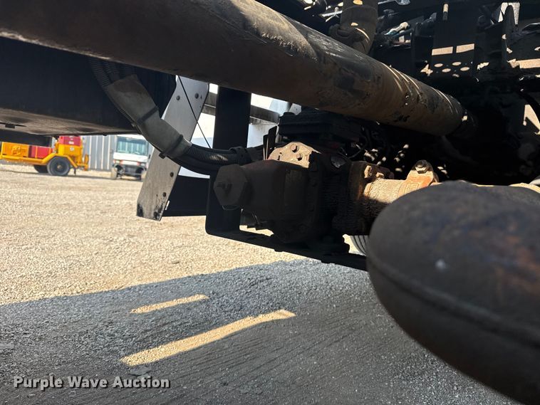 image for item EG6090 2003 Kenworth T800 semi truck