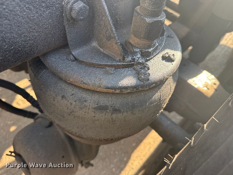 image for item EG6090 2003 Kenworth T800 semi truck