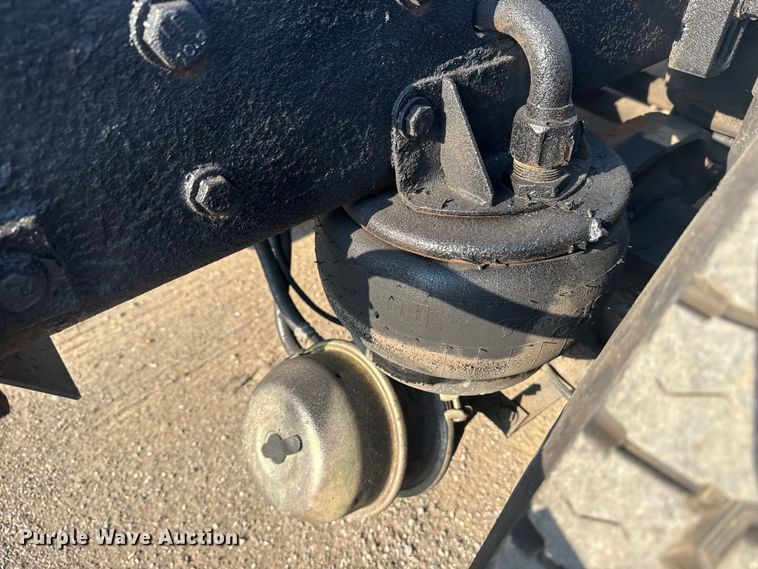 image for item EG6090 2003 Kenworth T800 semi truck