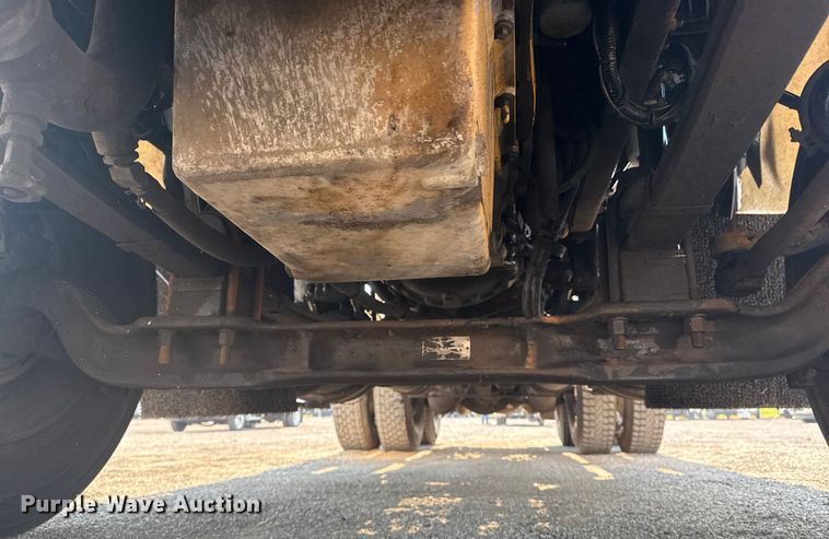 image for item EG6090 2003 Kenworth T800 semi truck