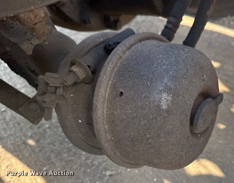 image for item EG6090 2003 Kenworth T800 semi truck