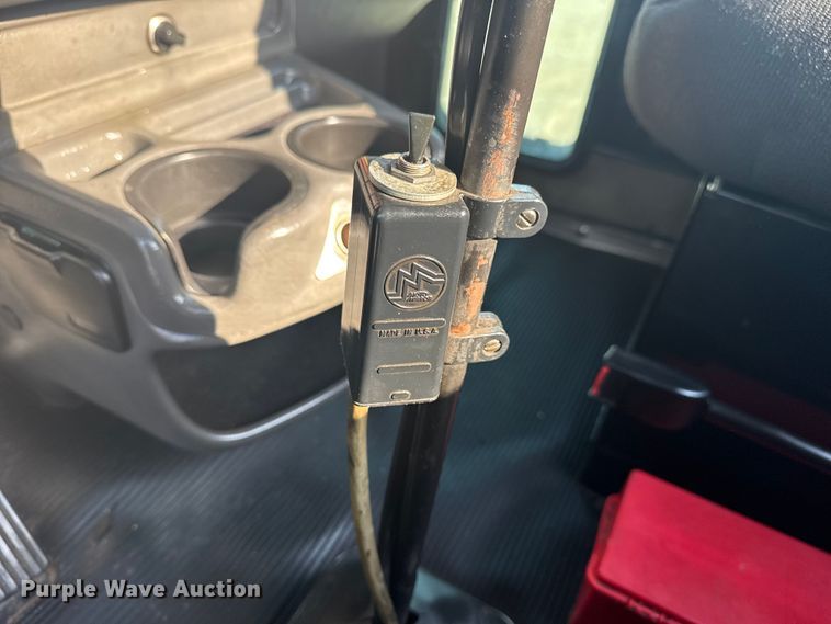 image for item EG6090 2003 Kenworth T800 semi truck