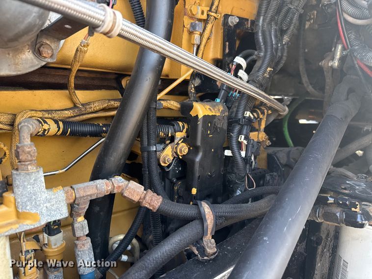 image for item EG6090 2003 Kenworth T800 semi truck