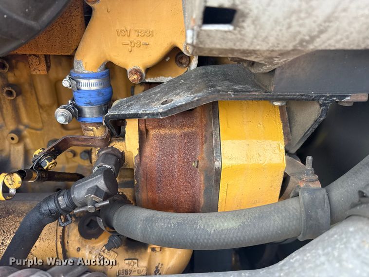 image for item EG6090 2003 Kenworth T800 semi truck