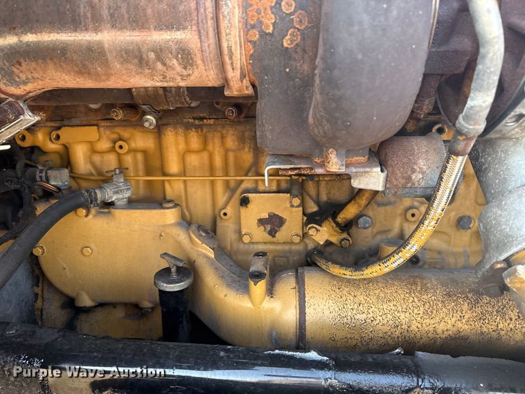 image for item EG6090 2003 Kenworth T800 semi truck