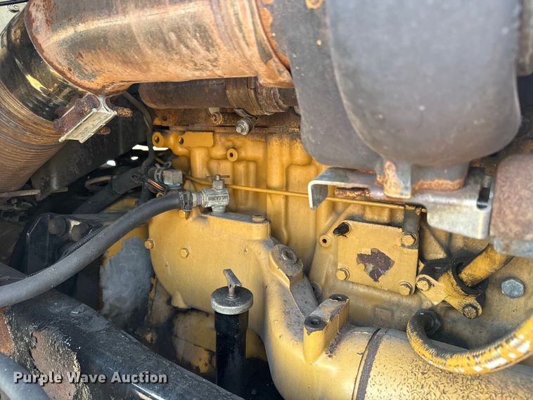 image for item EG6090 2003 Kenworth T800 semi truck