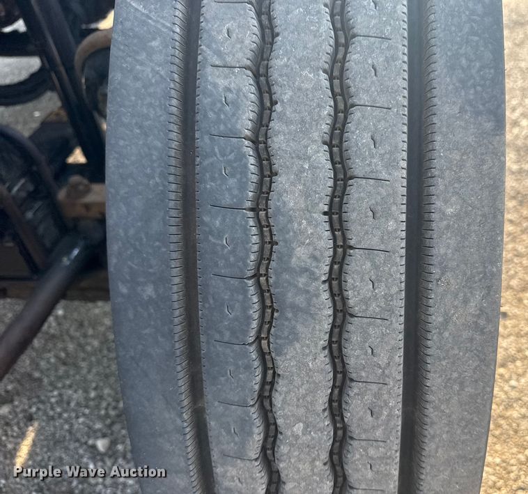 image for item EG6090 2003 Kenworth T800 semi truck