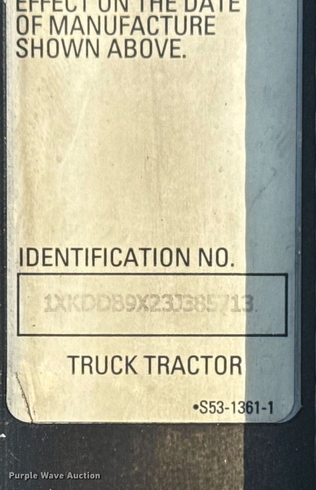 image for item EG6090 2003 Kenworth T800 semi truck