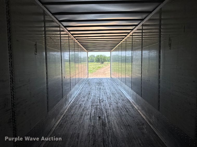 image for item EG6099 2010 Wabash dry van trailer
