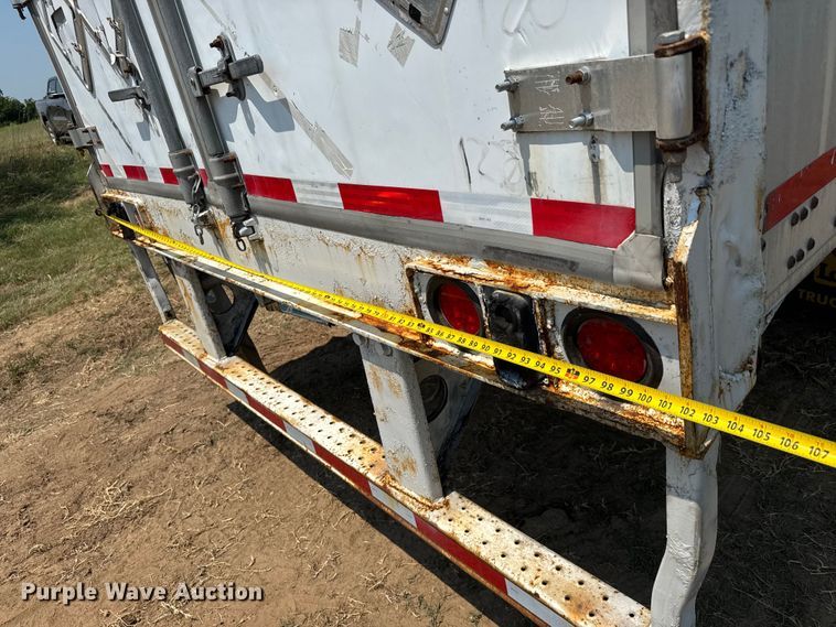 image for item EG6099 2010 Wabash dry van trailer