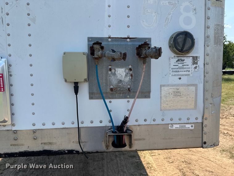 image for item EG6099 2010 Wabash dry van trailer