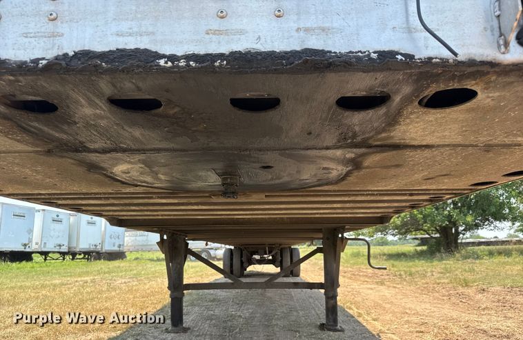 image for item EG6099 2010 Wabash dry van trailer