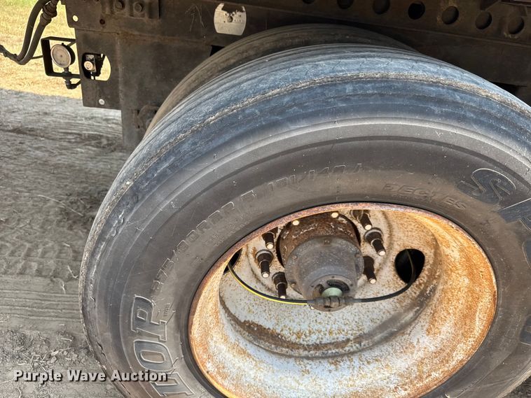 image for item EG6099 2010 Wabash dry van trailer