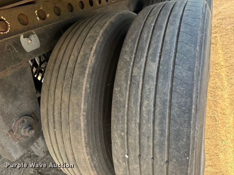 image for item EG6099 2010 Wabash dry van trailer