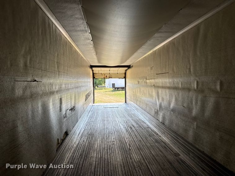 image for item EG6100 2006 Utility VS2RA refrigerated van trailer