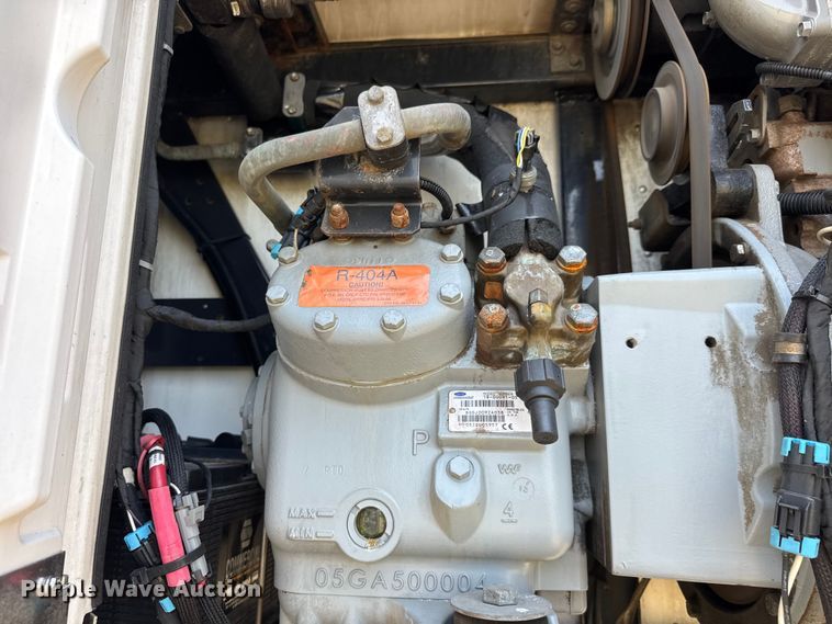 image for item EG6100 2006 Utility VS2RA refrigerated van trailer