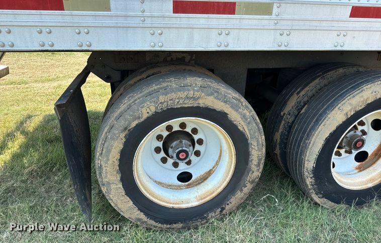 image for item EG6100 2006 Utility VS2RA refrigerated van trailer