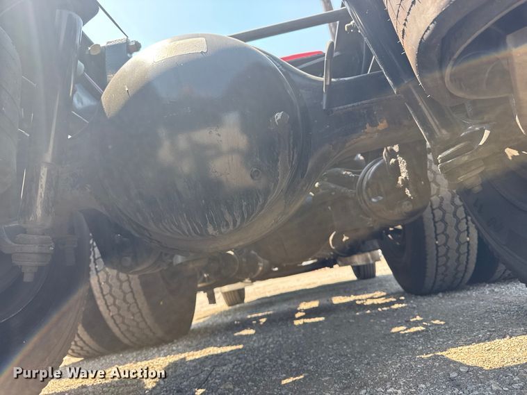 image for item EG6111 2011 Kenworth T800 semi truck