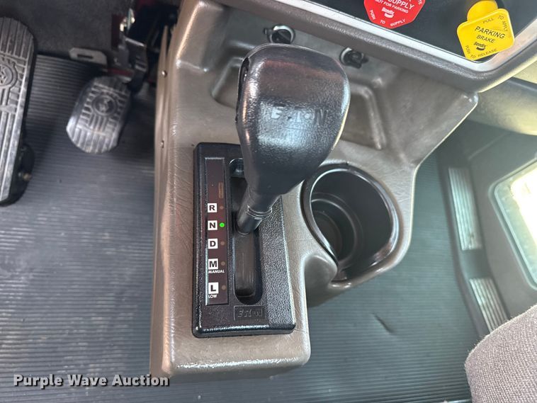 image for item EG6111 2011 Kenworth T800 semi truck