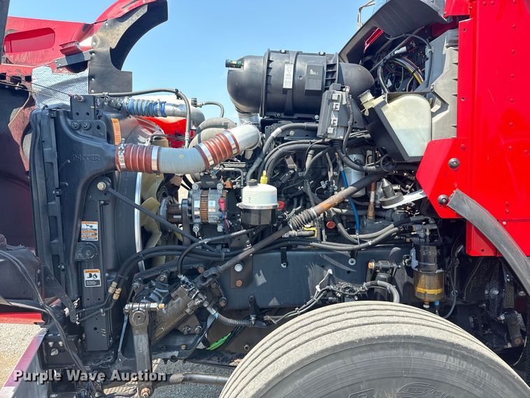 image for item EG6111 2011 Kenworth T800 semi truck