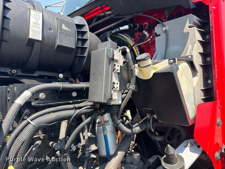 image for item EG6111 2011 Kenworth T800 semi truck